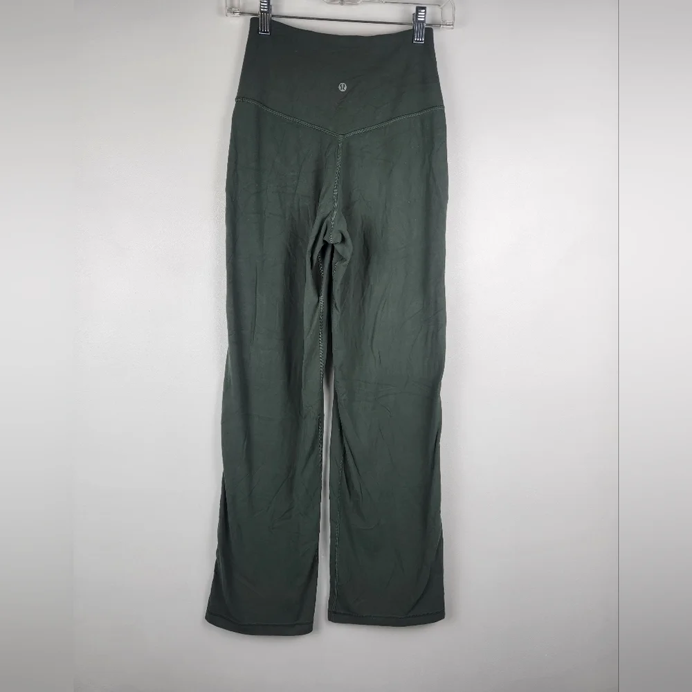 Lululemon Groove Super-High-Rise Flared Pant Size 4 Green.